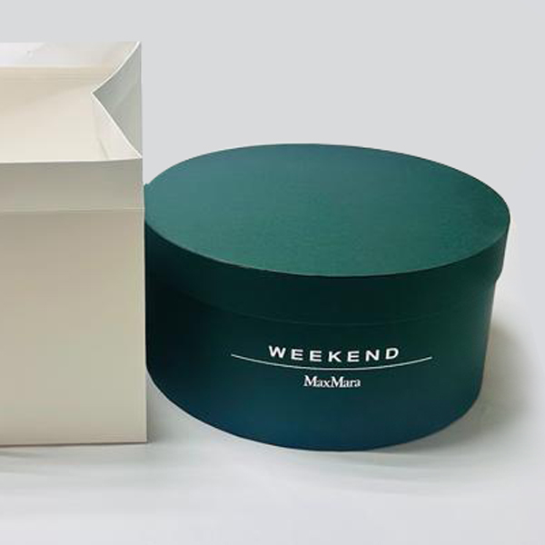 Weekend Maxmara Packaging
